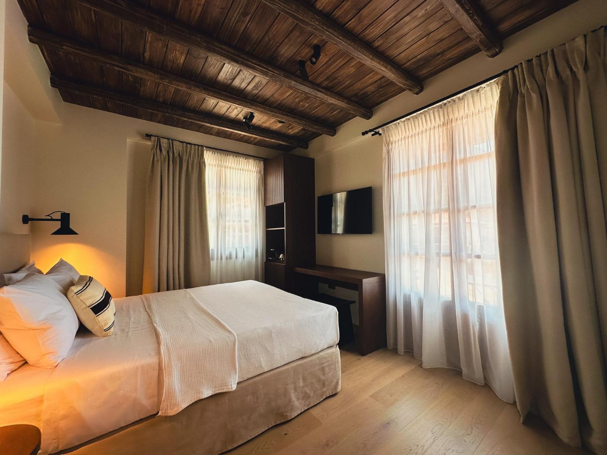 カストラキオン Mones Bed & Breakfast エクステリア 写真