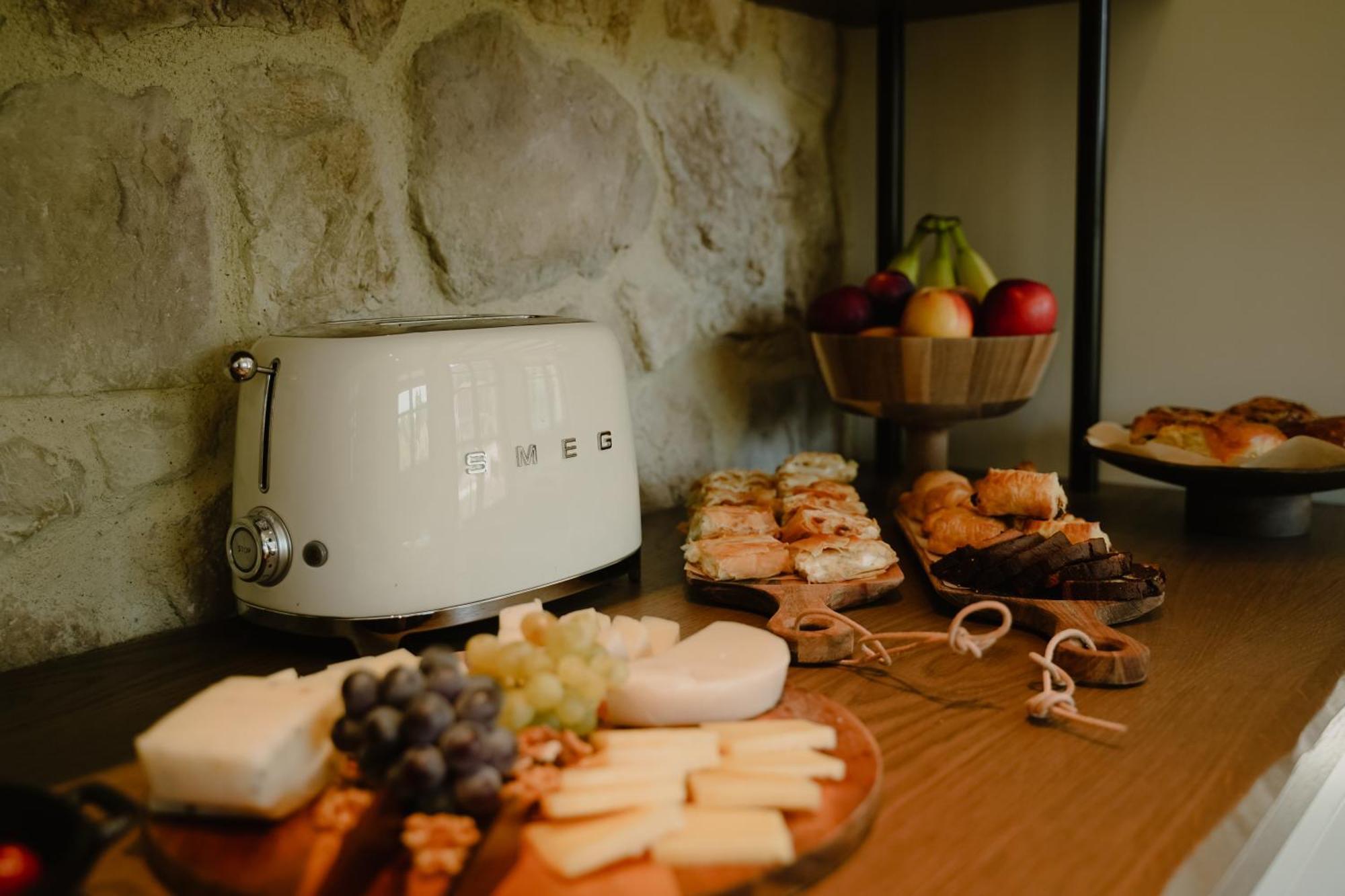 カストラキオン Mones Bed & Breakfast エクステリア 写真