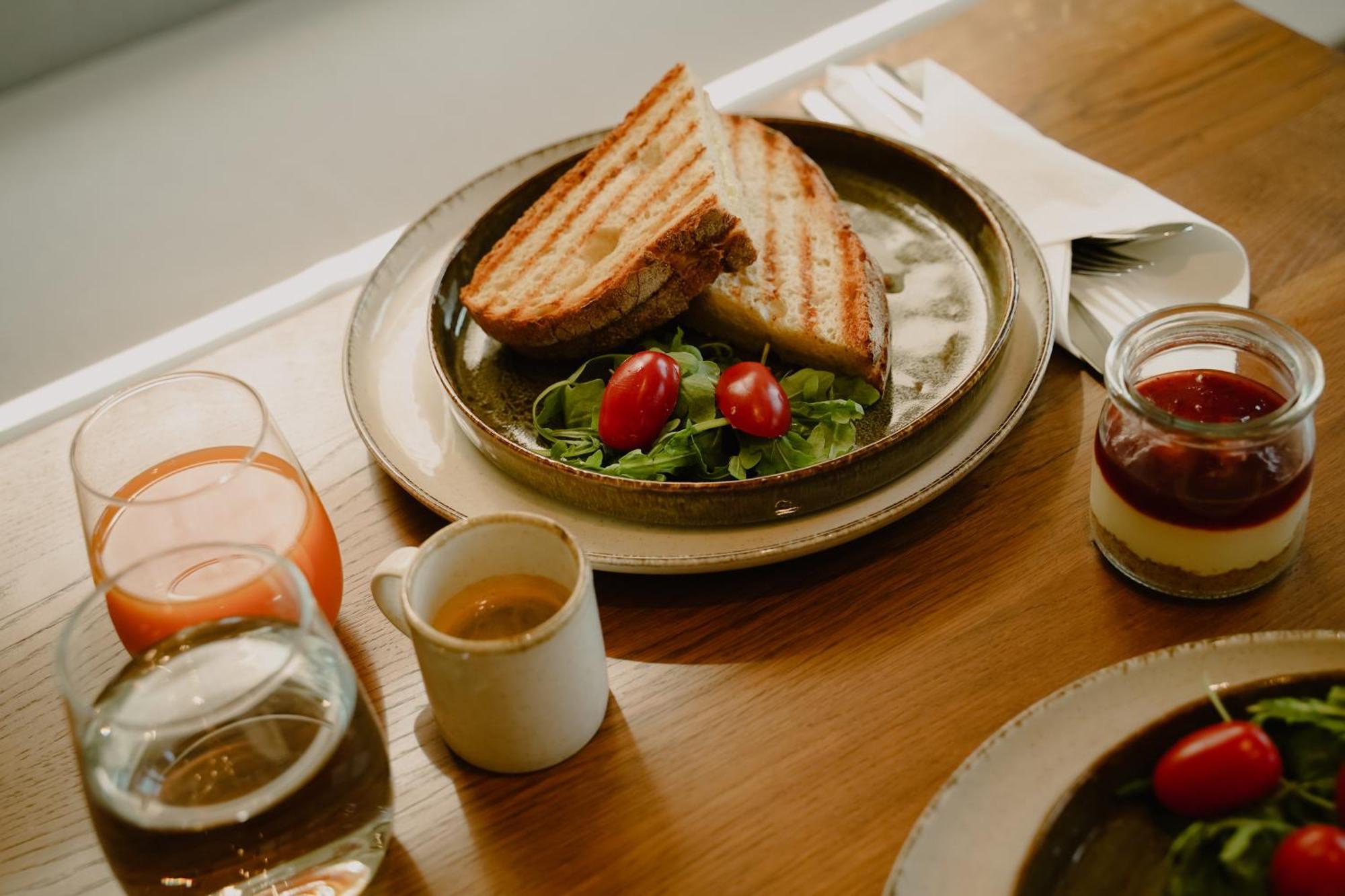カストラキオン Mones Bed & Breakfast エクステリア 写真