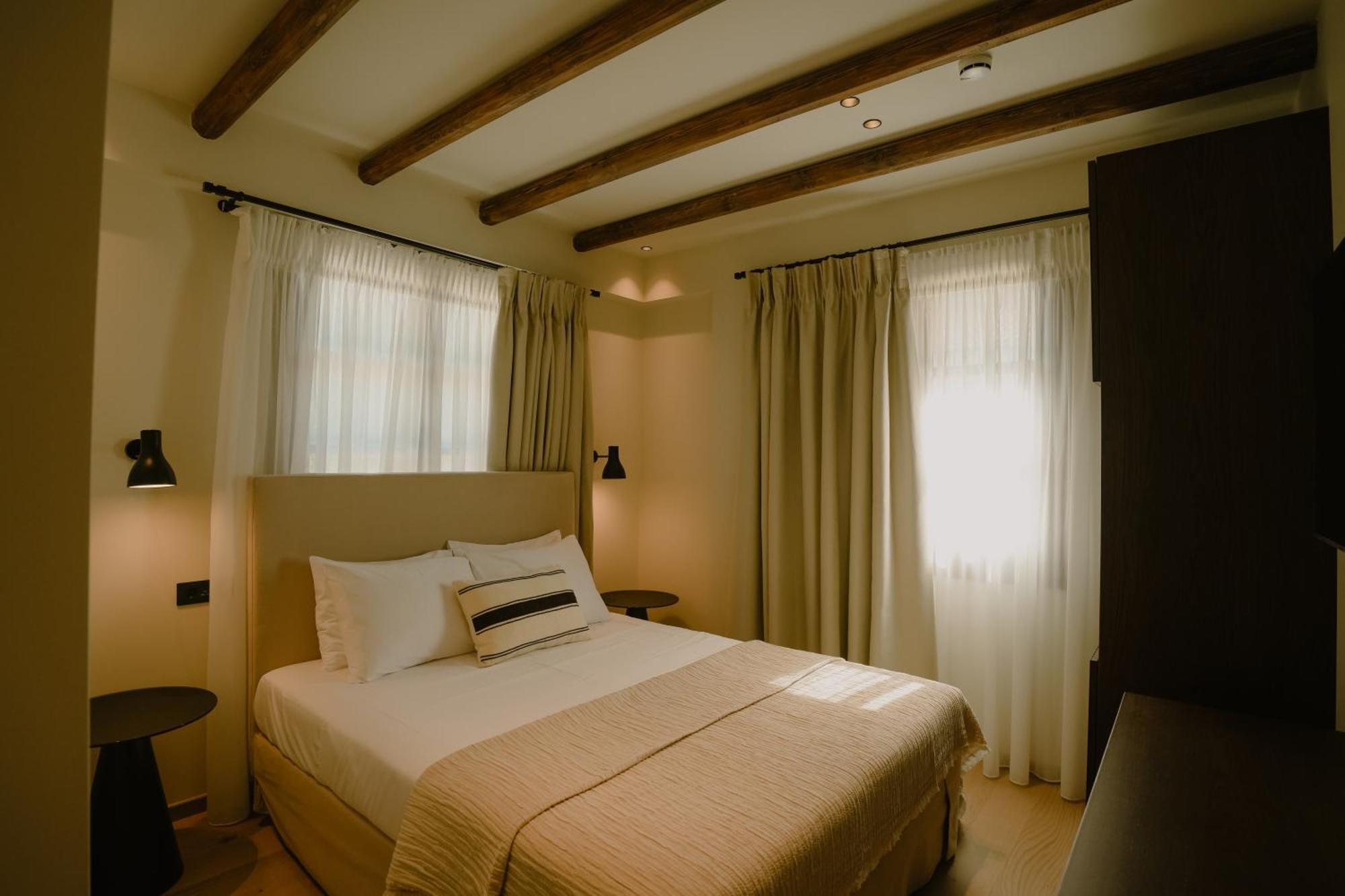 カストラキオン Mones Bed & Breakfast エクステリア 写真